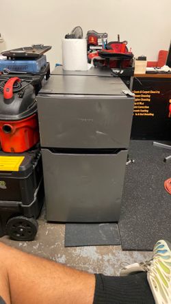 Hisense mini refrigerator (works great)