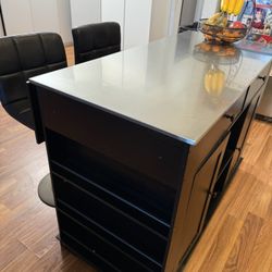 Kitchen Island And Bar Stools 