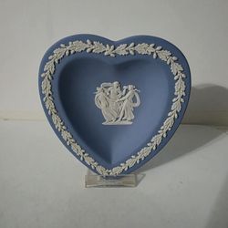 Wedgwood Jasperware Small Heart Shape Pin Dish Ashtray Cream on Pale Blue