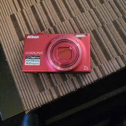Nikon CoolPix Digital Camera 