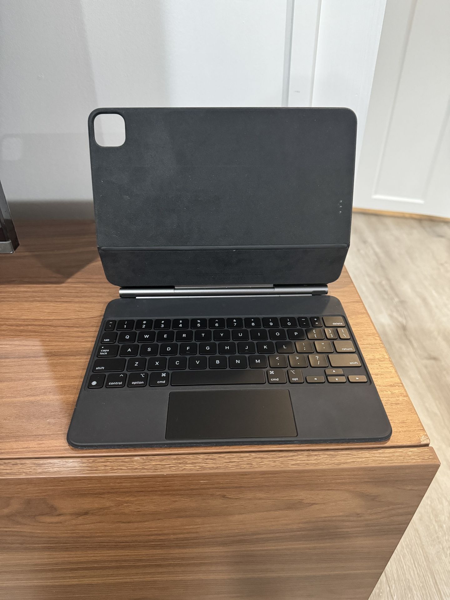 iPad Magic Keyboard (11 Inch Pro and Air Models)