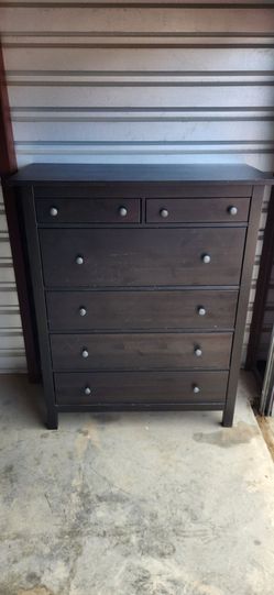 Dresser Dark Bown 6 Droors & matching dresser