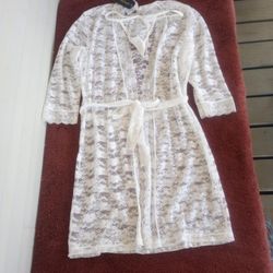 Frederick's of Hollywood Margarita Floral Lace Robe size Medium 