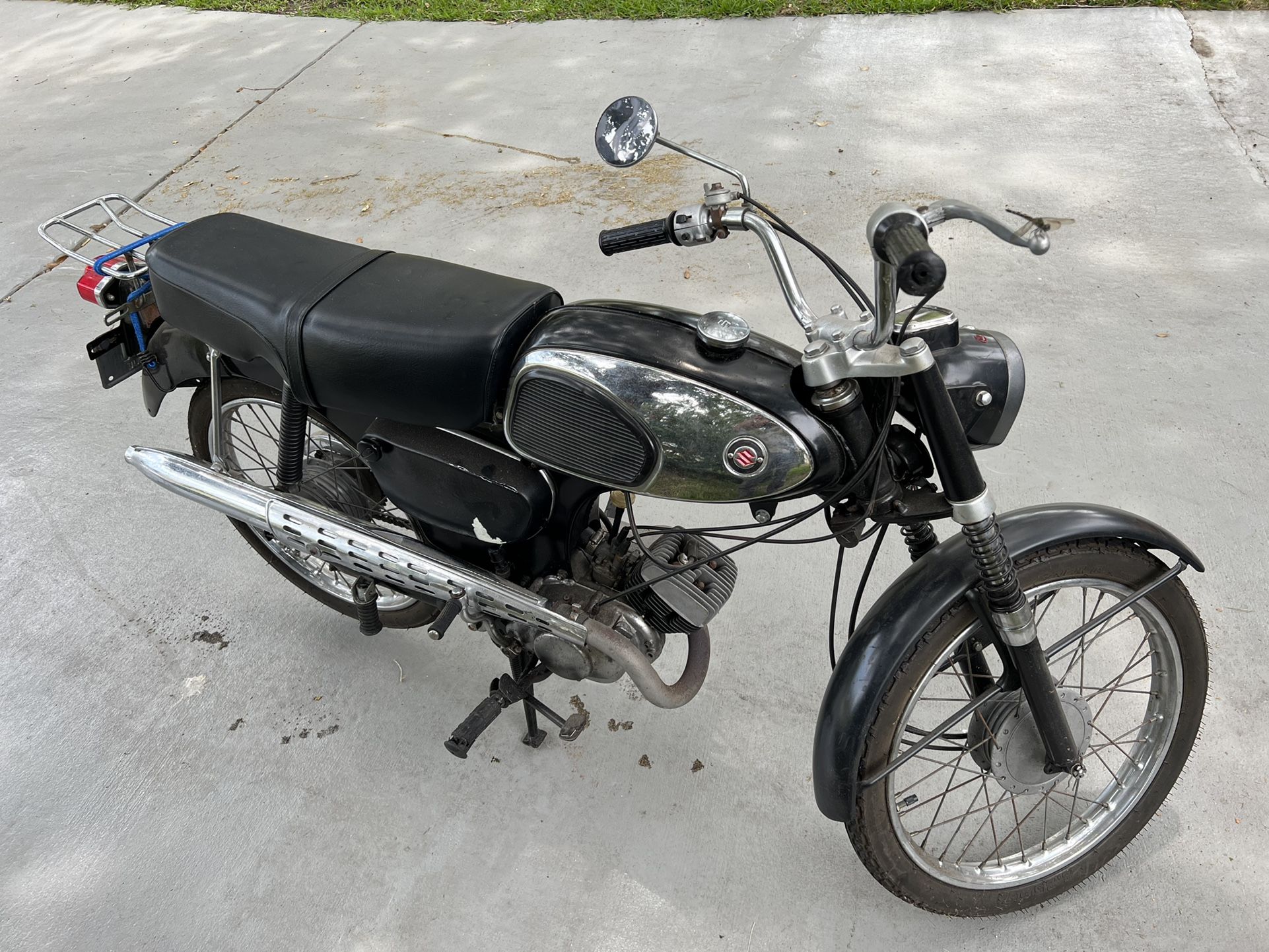 Suzuki 1968 50CC Antique Classsic
