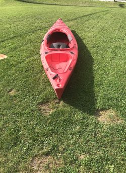 Red Field & Stream Eagle Run 12 Fishing Kayak