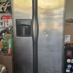 Refrigerator 