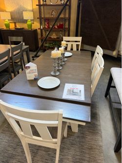 Maribelle Table with 4 chairs
