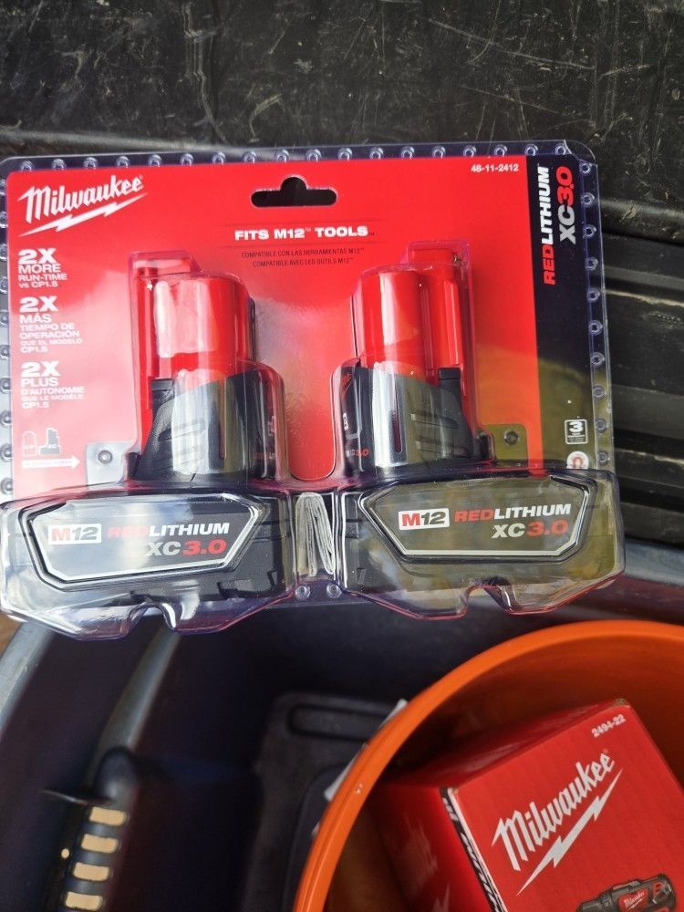 2 Pack Milwaukee M12 Red Lithium Xc 3.0 Batteries