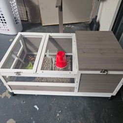 TORTOISE ENCLOSURE WITH HEATING LAMP