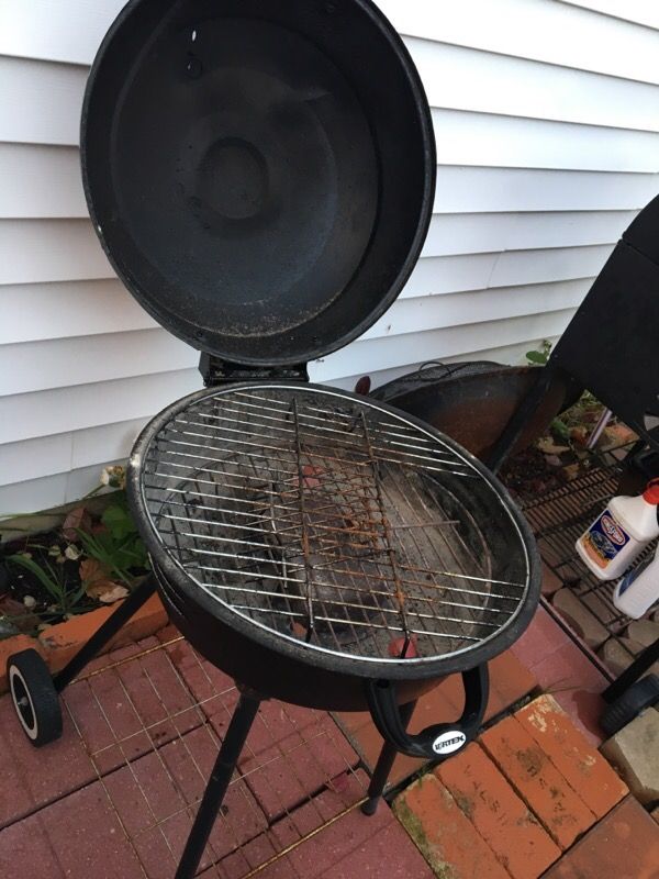 Small grill used good for barbiquio