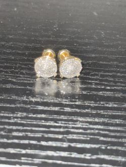 Circle diamond  earrings 14k gold