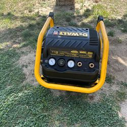 DEWALT
2.5 Gal. Portable Electric Heavy-Duty 200 PSI Quiet Air Compressor