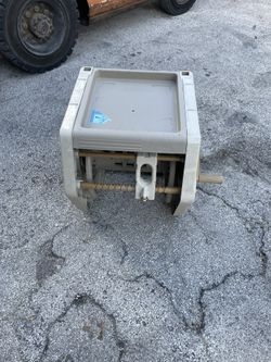 Wall mounted hose winder