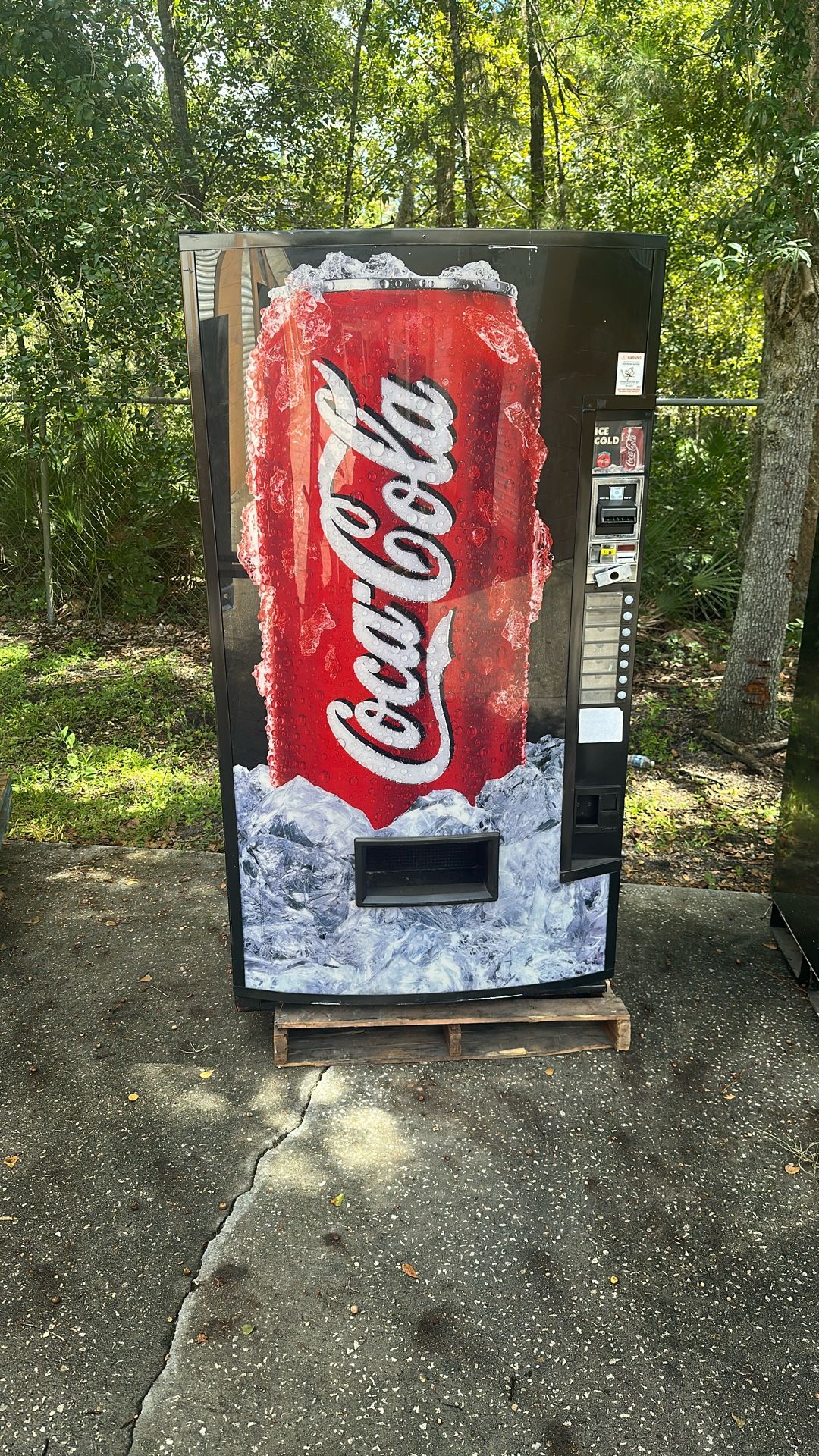 7 Select Coke Machine