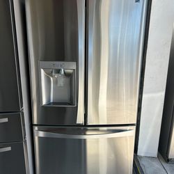 Kenmore  Counter Depth French Door Refrigerator “36 ( Refrigeradores )