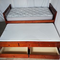 Trundle Bed.   Cama Doble