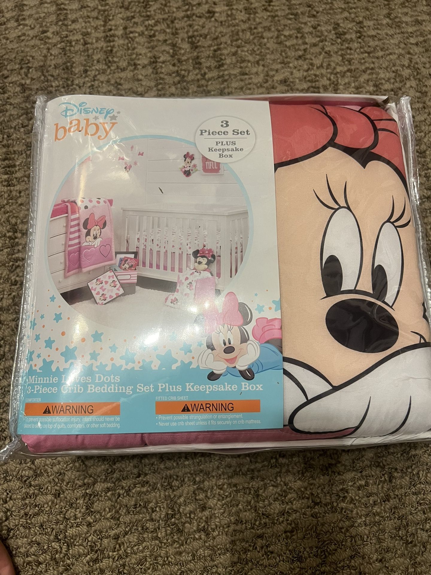 Disney Baby Minnie Mouse Hearts 3 Piece Crib Bedding Set plus keepsake box