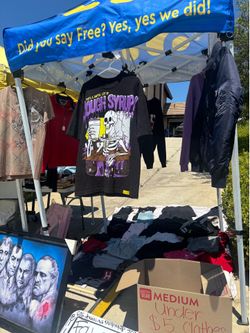 yard sale NOW till 4pm
