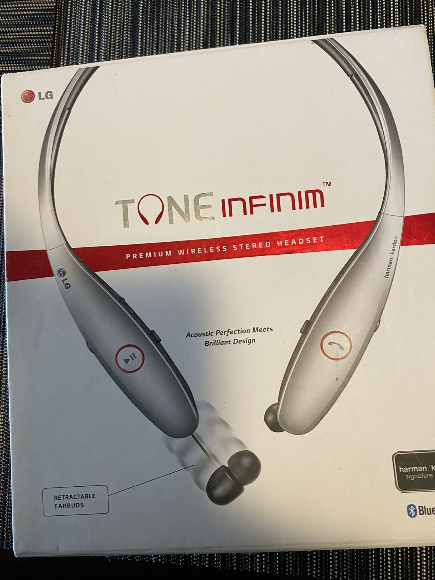 LG Tome Infinim  HBS -900 Wireless  Stereo Headset Silver