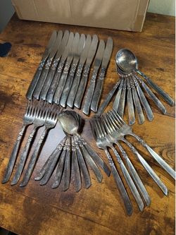 Oneida Tuscany Stainless Flatware Silverware Lot of 34 Pcs Frosted Scroll Swirl