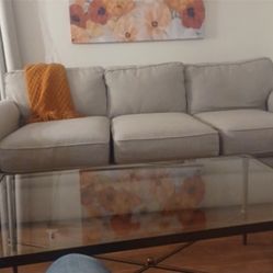 Like New 2-Piece Loveseat Sofa – Excellent Condition