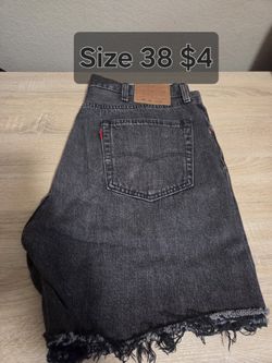 Used Levi's Shorts Size 38 Men