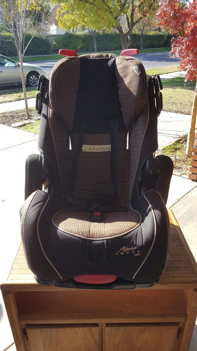 Car seat Alpha Omega Elite.
