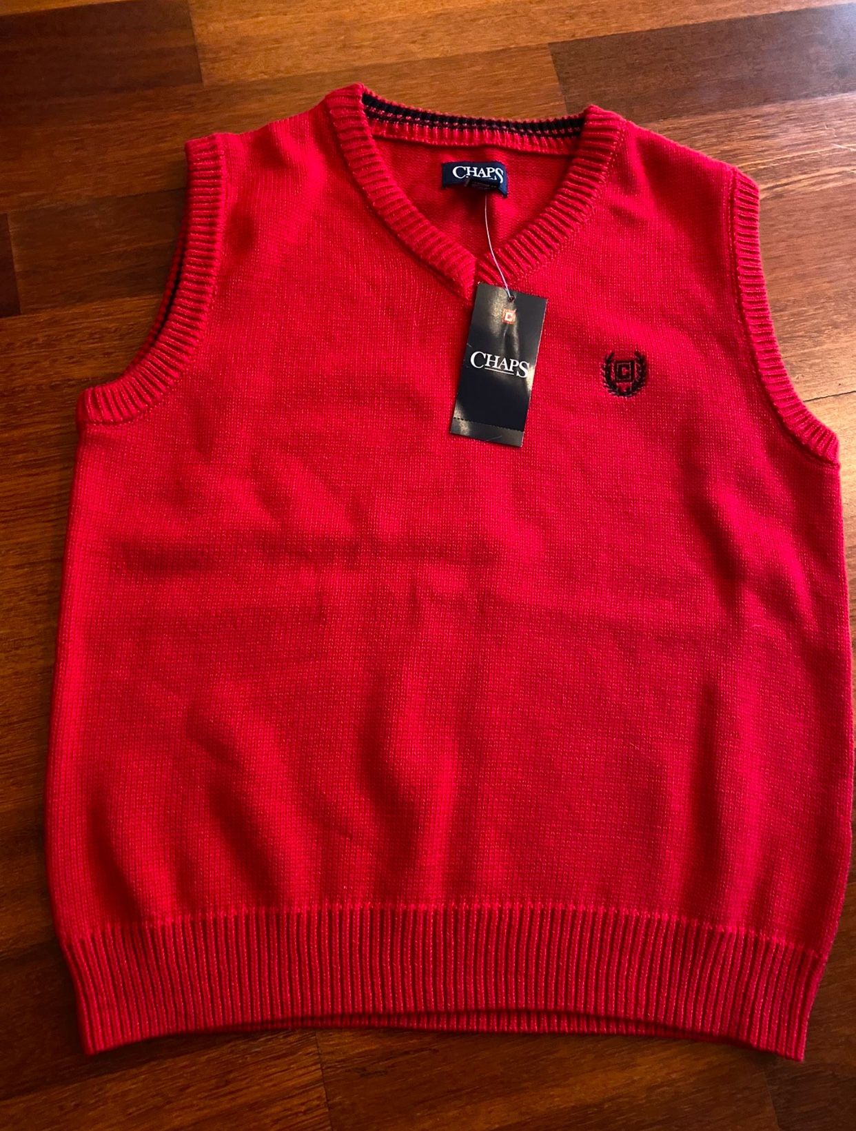 New CHAPS Red Sweater Vest Boy’s Medium Christmas