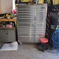 Tool  chest with full of tools