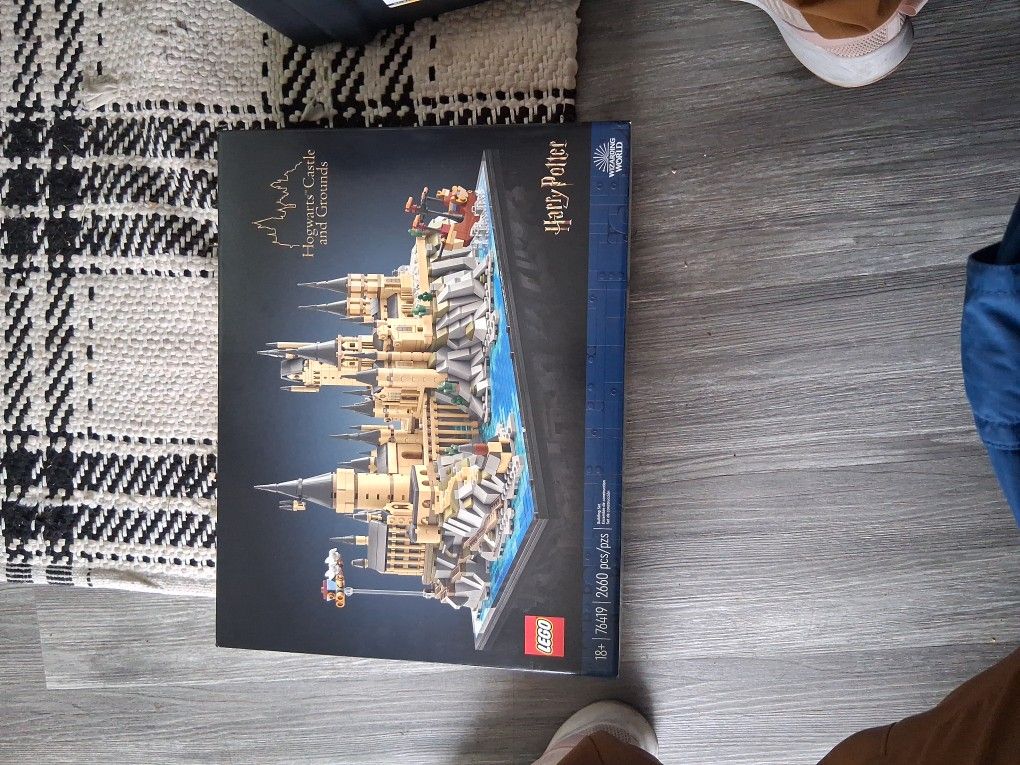 LEGO Hogwarts Castle And Grounds HARRY POTTER