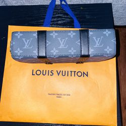 Louis Vuitton Bags (make An Offer) for Sale in Tampa, FL - OfferUp