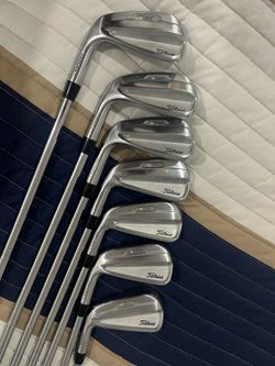 Titleist T100  4-PW Iron Set LH  Stiff Steel