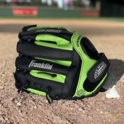 Franklin RTP Series 4612 - 9 1/2 inch Youth Baseball Glove Right Handed Thrower