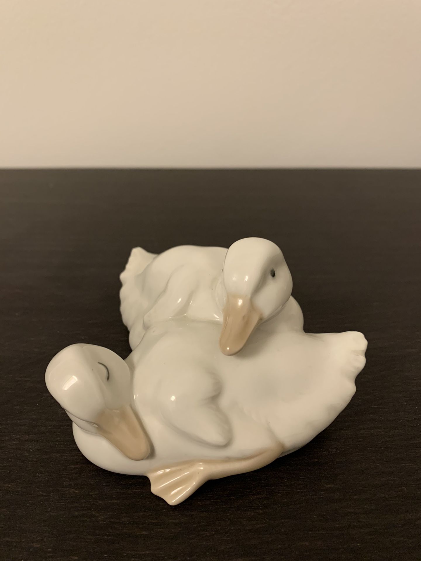 Lladro NAO Snuggling Ducklings Figurine