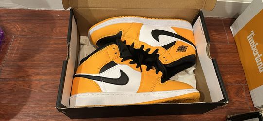 Air Jordan Mid 1 Size 7 for men  (Used like New)