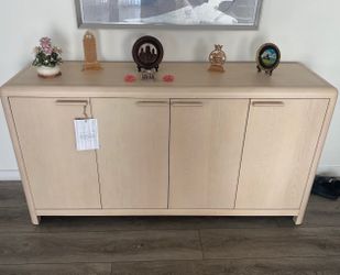 Brand new Sideboard