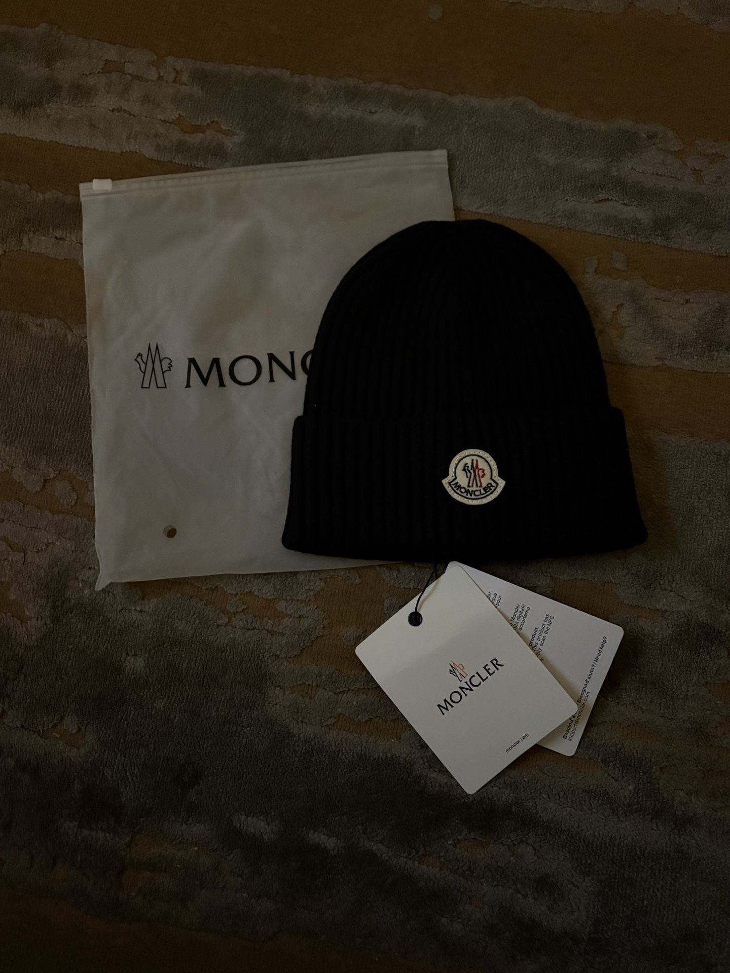 Moncler Beanie (Black)