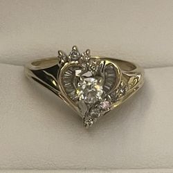 10K Yellow Gold ~1/3CTW Diamond (~1/5C Center) Heart Ring Size 6.5