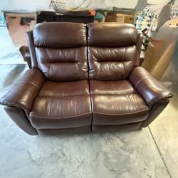 Leather Loveseat (Non-Reclining)