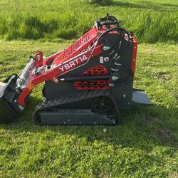 Skid Steer / Bucket Loader - Easy To Run