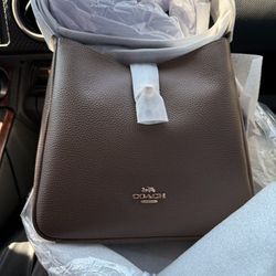  Coach Hadley Convertible Crossbody Bag