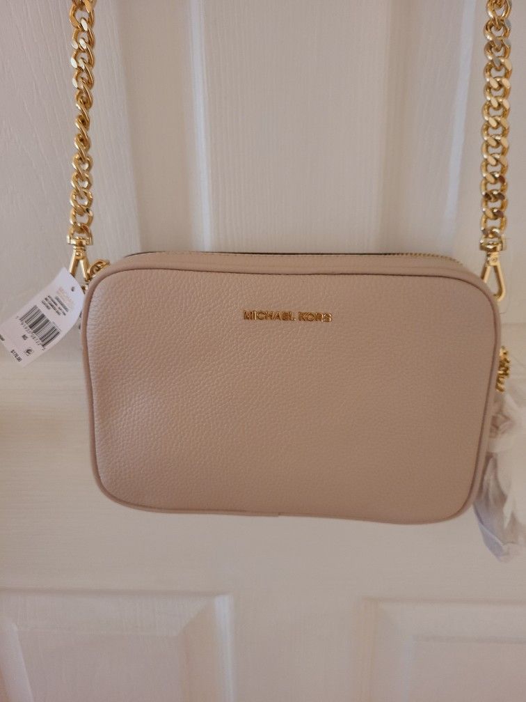 Michael Kors Soft Pink Leather Crossbody Camera Bag - Brand New !