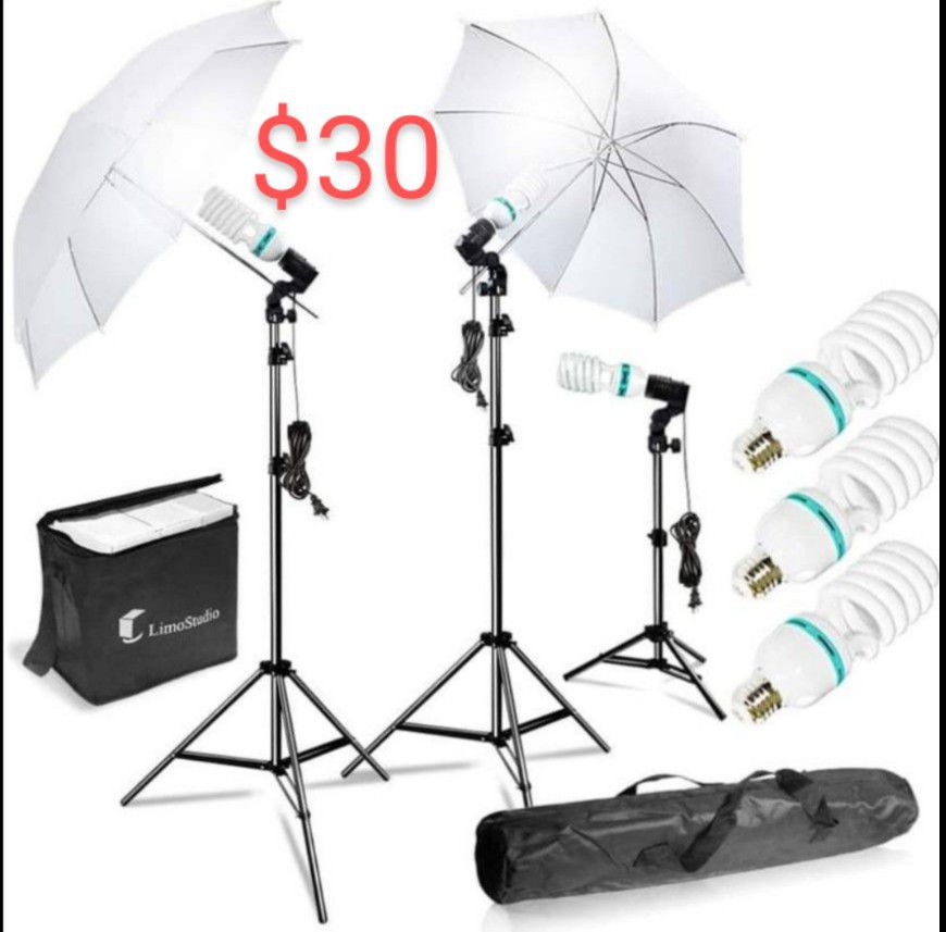 Lighting Umbrella Kit, Day Light Color, 700 Watt Output Lighting with Tripod Stands and Carry Bag