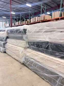 King Mattress Good Brands Starting from $299 and up Sealy, Beautyrest, Saatva & More