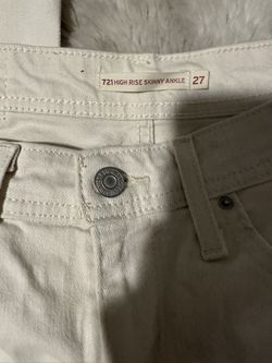 Levis size 27