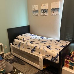 Twin Size Wood Panel Bed With Twin Trundle Pull Out