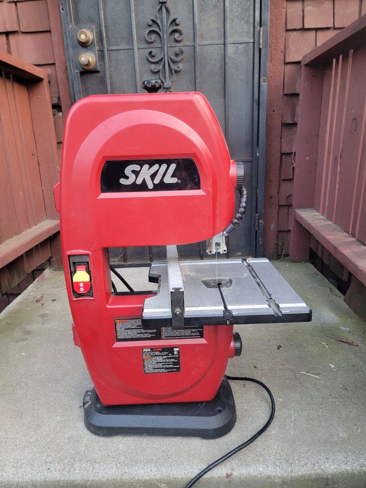 Skil 120 Volt 9 Inch Band Saw With Light 