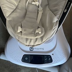 4 Moms Baby Swing  Only 2 Month Used 
