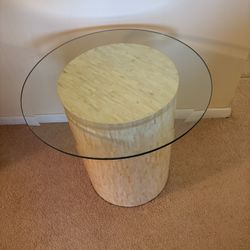 Accent Table  / End Table 