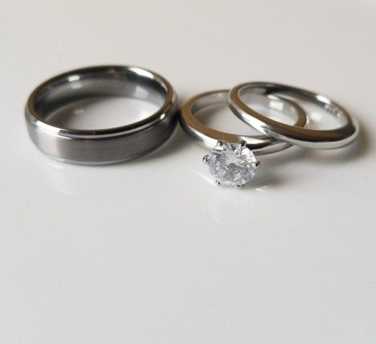 His & Hers Wedding Ring Set